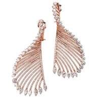 Kolczyki wachlarze wykonane w różowym złocie z diamentami w szlifie brylantowym oraz markizy