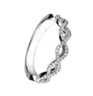 Pierścionek z białego złota z brylantową wstęgą