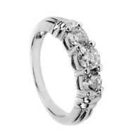 Pierścionek z białego złota z trzema brylantami