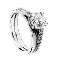 Pierścionek z białego złota z brylantami