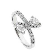 Pierścionek z białego złota z diamentami w szlifie łezki