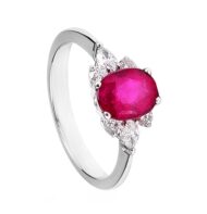 Pierścionek z białego złota z rubinem i diamentami