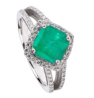 Pierścionek w białym złocie ze szmaragdem