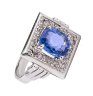 Pierścionek z białego złota z szafirem oraz brylantami