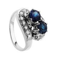 Pierścionek z białego złota z szafirami