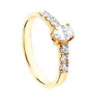 Pierścionek ze złota z diamentami