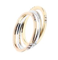 Zestaw pierścionków w trzech kolorach złota z brylantami