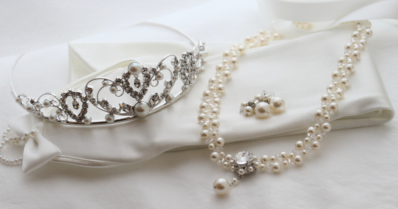 Jaka biżuteria do sukni ślubnej?